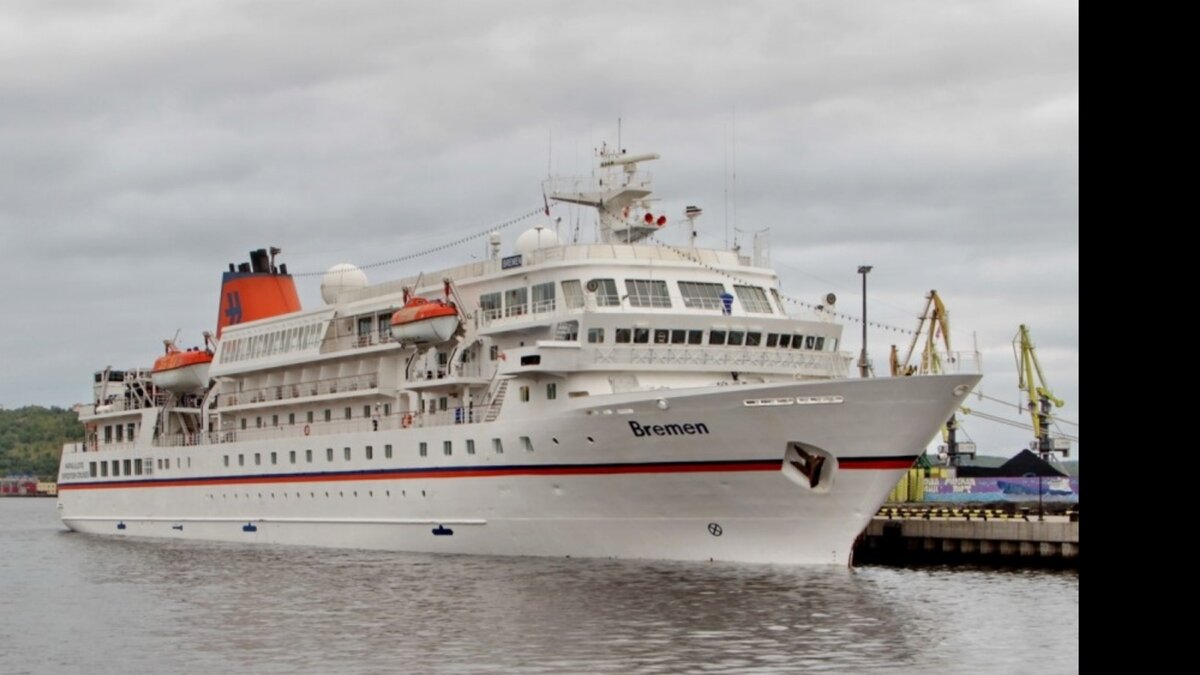    23 сентября в мурманский порт зашёл круизный лайнер «Бремен». Он стал последним туристическим судном, зашедшим в заполярную столицу в этом году. На его борту преимущественно иностранцы.