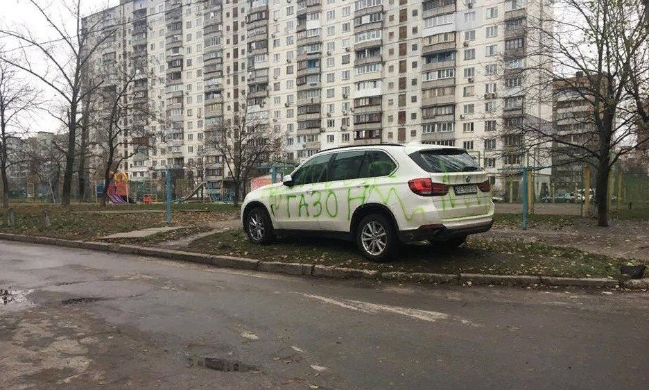 Бмв в кредит взял, а мозги забыл. Источник: https://yandex.ru/images/