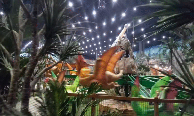 Аттракцион "Птеродактили" в парке Остров мечты