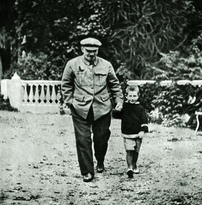 Ленин с племянником