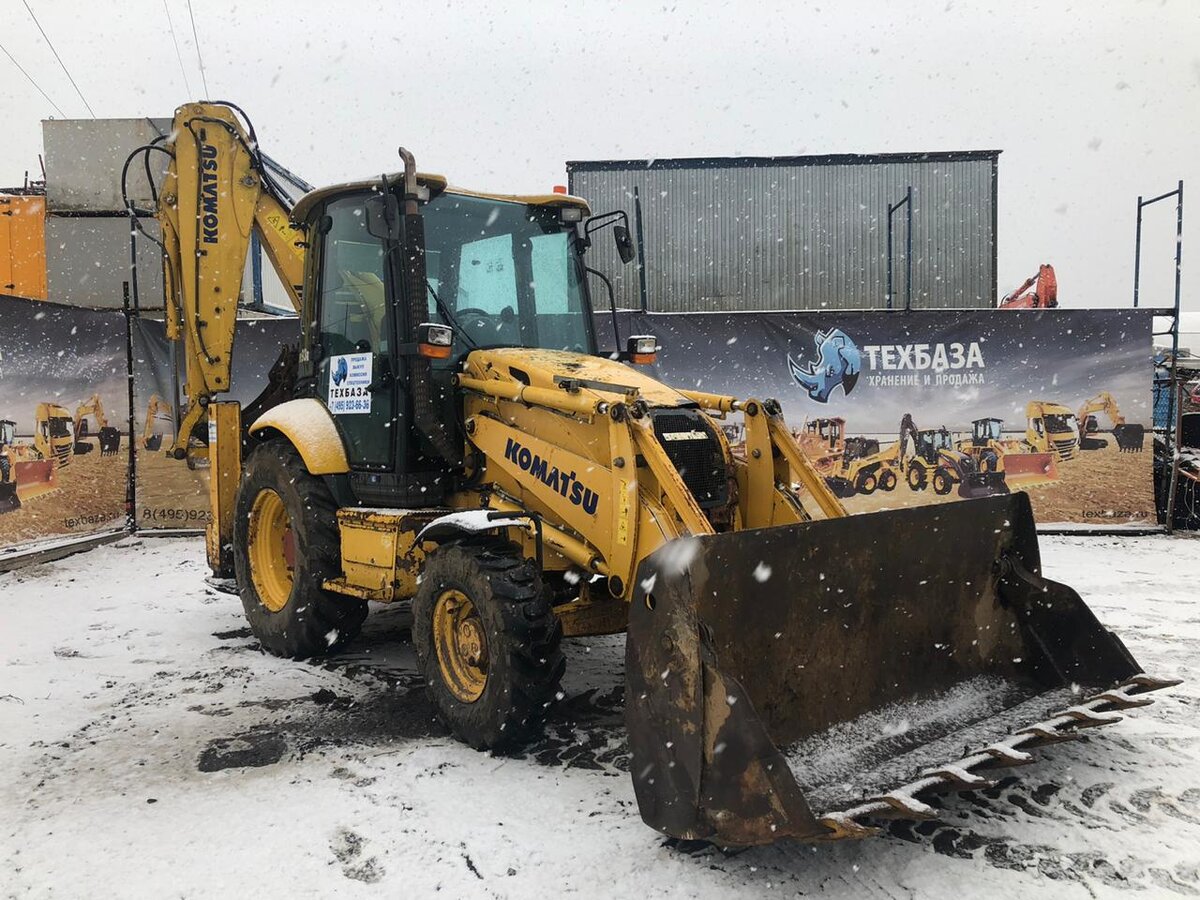 Грузовая парковка компании Техбаза в Москве 