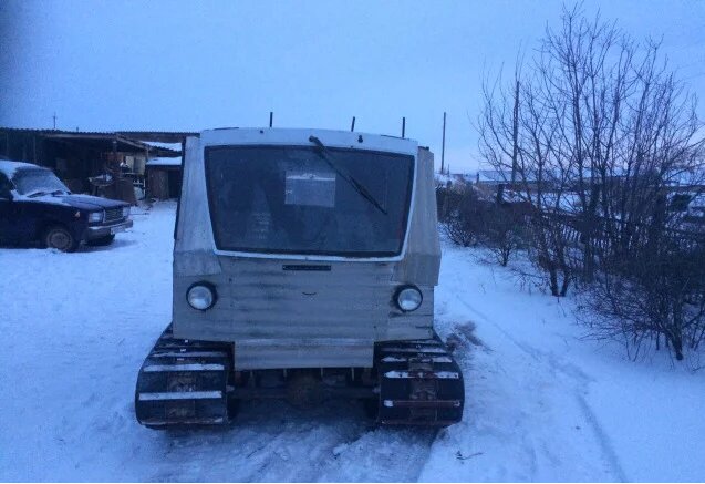 Данную модель из Оренбургской области ,я нашел на сайте АВИТО . Цена 100000 Рублей ,двигатель ВАЗ 2106, коробка и редуктор ВАЗ 2106, развивает скорость примерно 10-30км\ч при это расход топлива 20-25литров, вместимость 4 человека.На мой взгляд  покупать такой снегоход для зимней рыбалки или охоты будет обходиться довольно дорого в плане бензина и едет довольно долго ,если лес или водоем за 50км то это примерно 5 часов езды туда и обратно около 30 литров бензина! При этом он не сильно хорош собой 