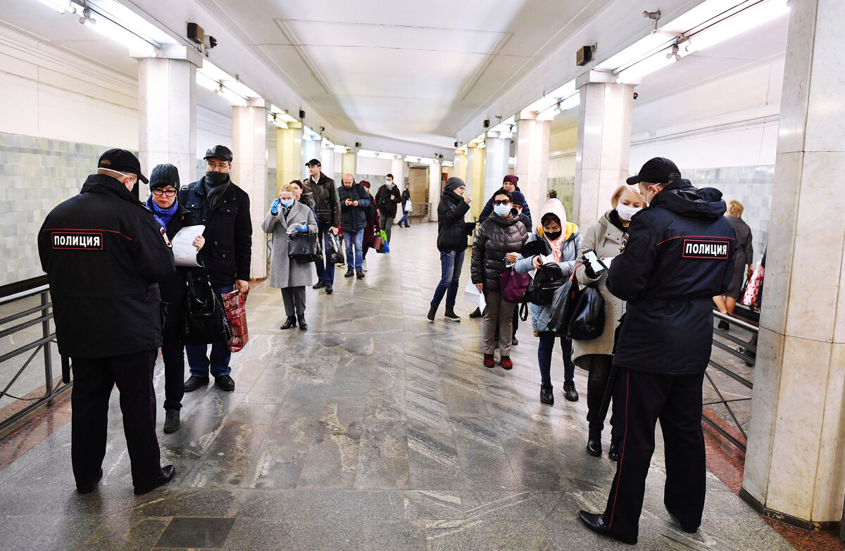Проверка пропусков в Московском метро. Фото из открытых источников