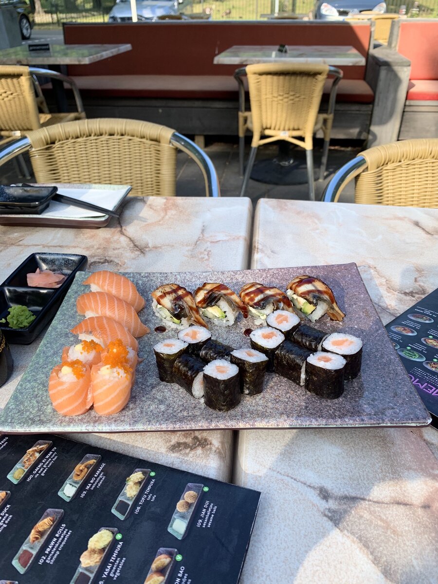 Тот самый ресторан недалеко от дома. Кстати, террасы ресторанов откроются уже 1 июня / фото автора