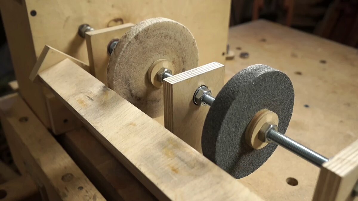 самодельное точило из фанеры.