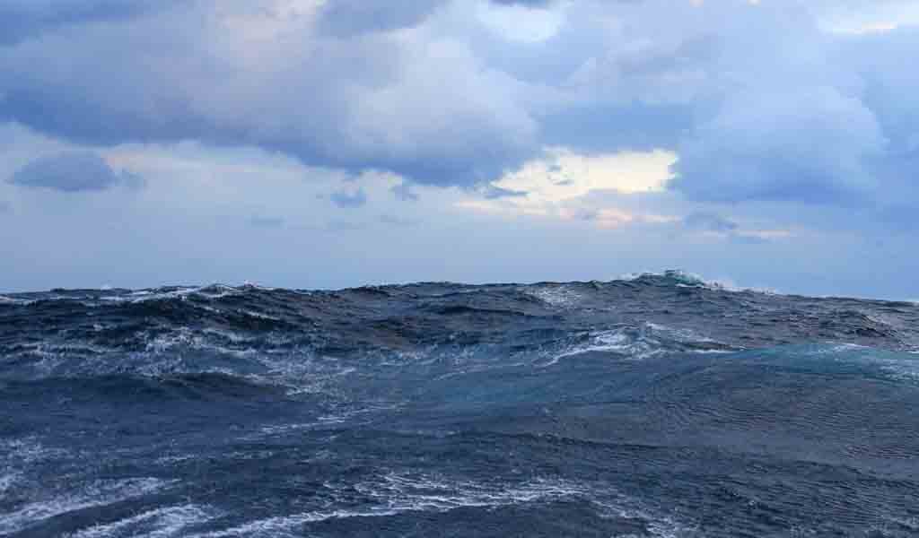 Любые шторма преодолимы, главное - верить в себя. Так учил меня отец