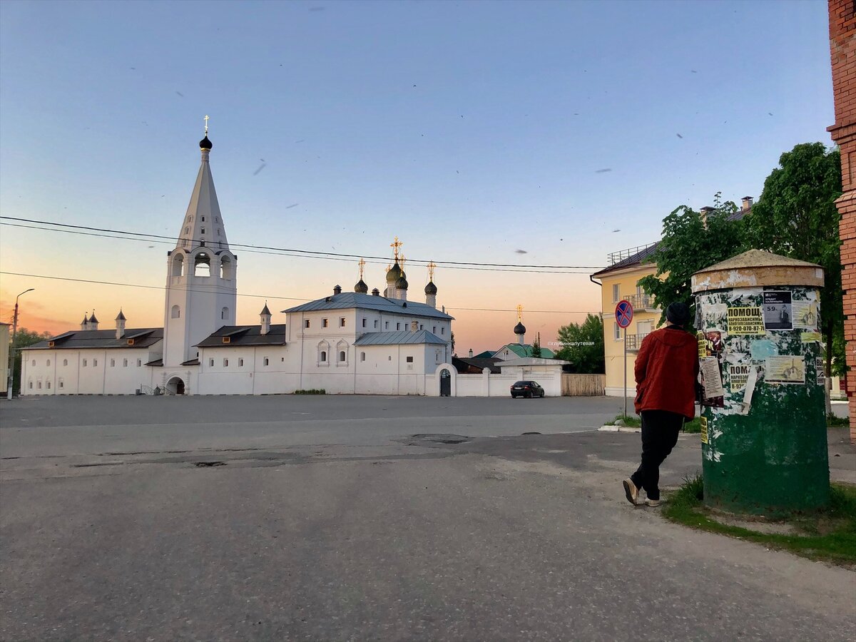 Закат на Центральной площади Гороховца  