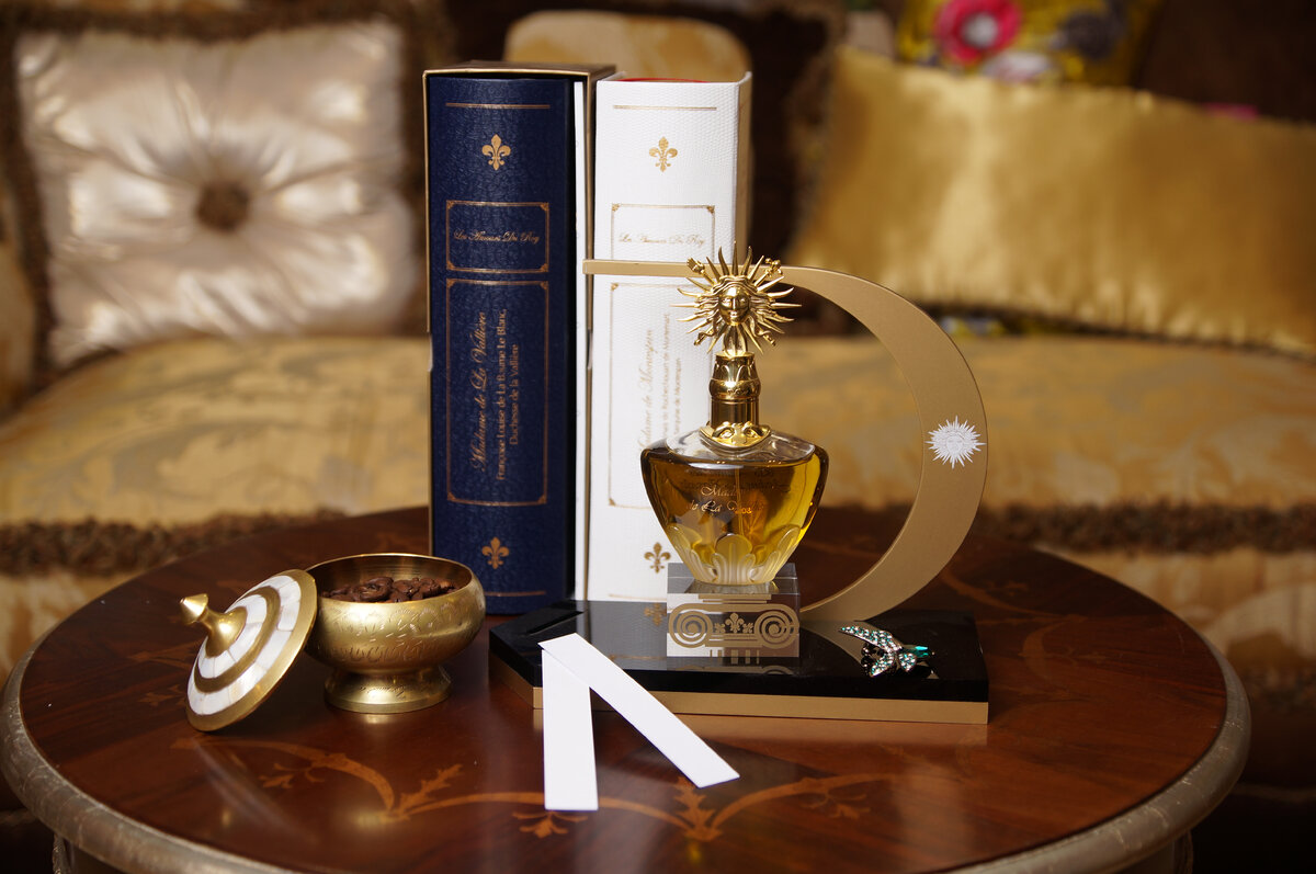 Фото: Александр Беляков, Юрий Дровнин. Parfums du Château de Versailles Madame de La Vallière - отзыв. 👑 ПОЧЕМУ АРОМАТ НЕ ИМЕЕТ ШИРОКОЙ ИЗВЕСТНОСТИ?