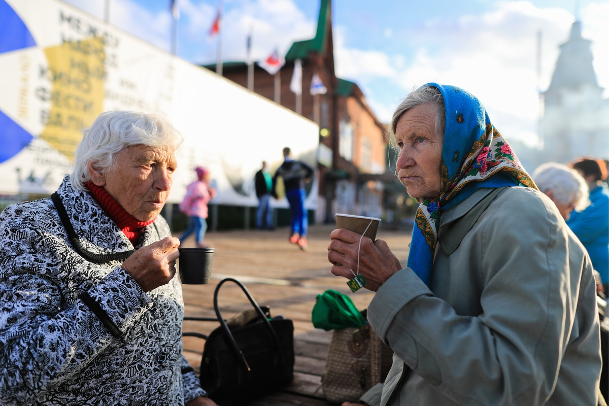 Пенсионеры. Пенсионеры в России. Русские пенсионеры. Пожилые люди в России. Новости пенсии рф