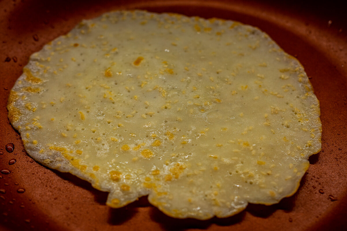 Не передерживайте. чтобы блины не получились слишком ломкие и сухие