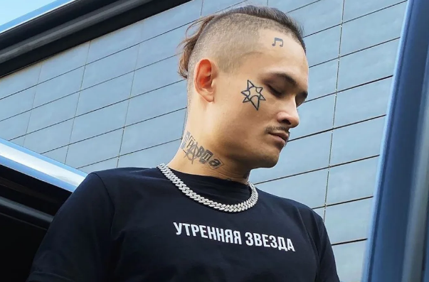 Алишер Валеев в бегах, источник - https://yandex.ru/images/