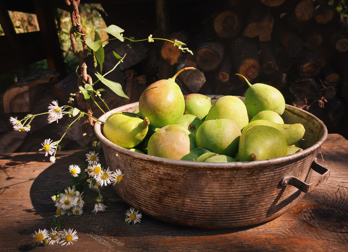 Спелые, сочные, вкусные! Но нам этого мало - будем коптить грушу!