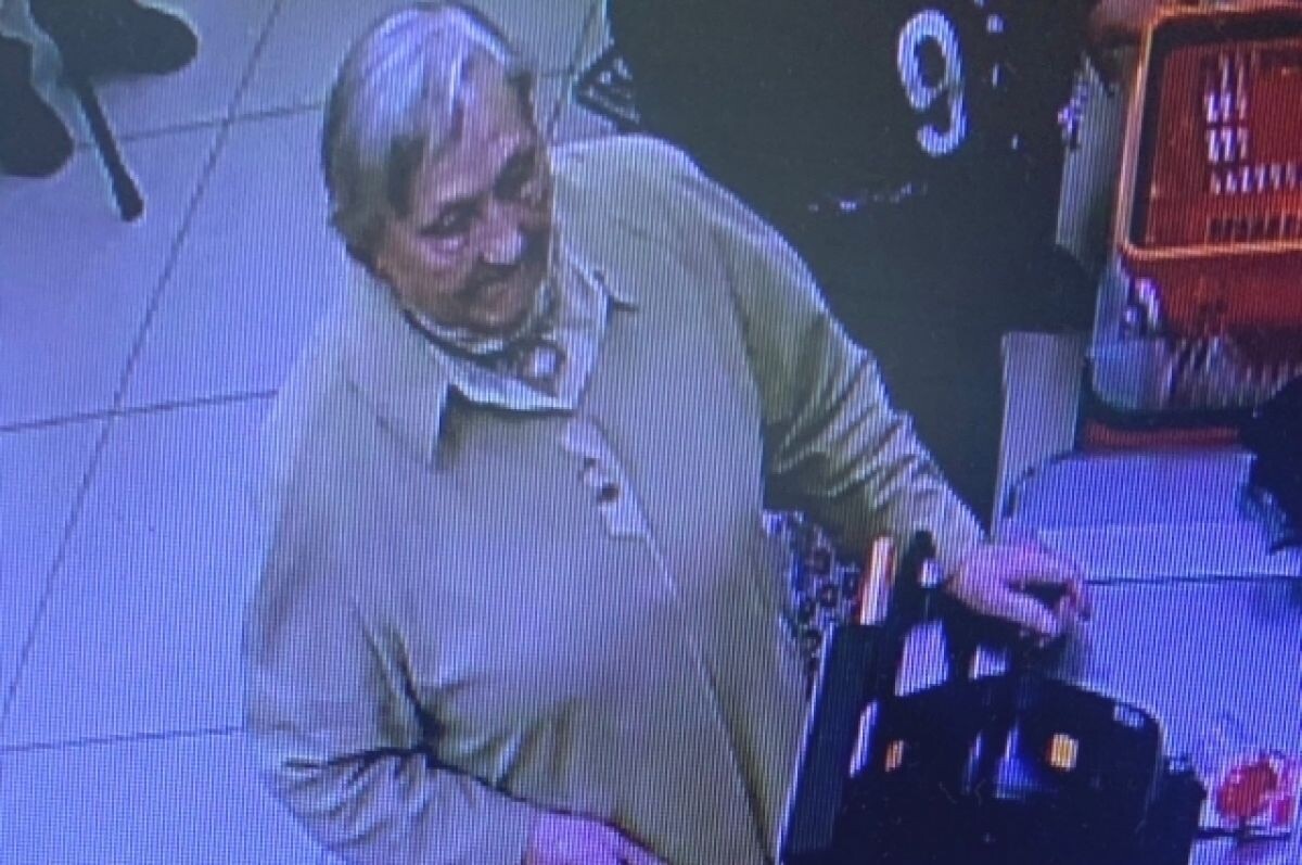    Пожилая женщина подозревается в краже кошелька в магазине Нижнего Тагила