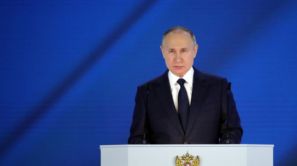    Президент РФ Владимир Путин выступает с ежегодным посланием Федеральному Собранию© РИА Новости / Михаил Климентьев