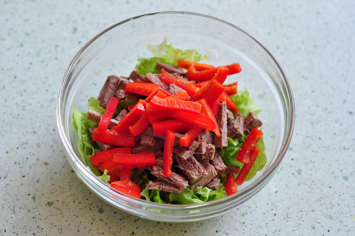 Салат с вареной говядиной - рецепты с фото