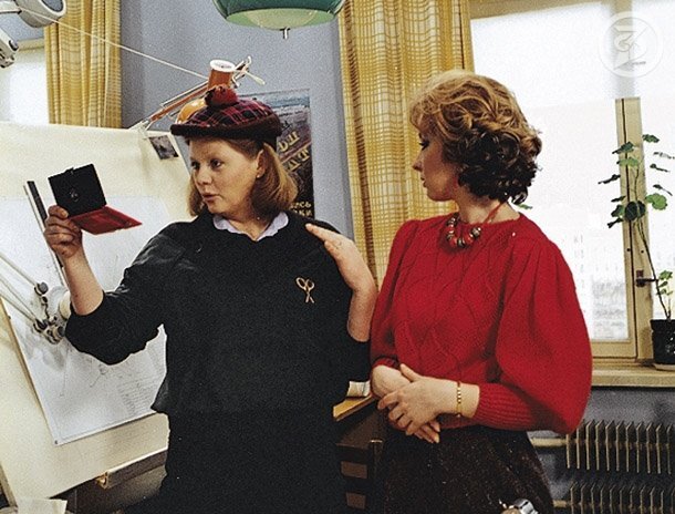 Кадр из фильма «Самая обаятельная и привлекательная» (1985). Скриншот.