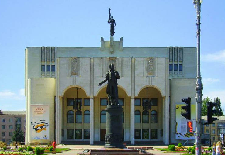 Курский драмтеатр курск. Курский государственный драматический театр имени а. с. Пушкина. Драмтеатр Курск. Театр Пушкина Курск. Курский драмтеатр Пушкина