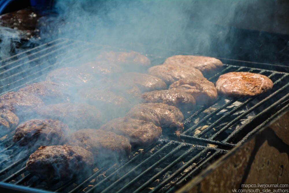 Котлетки для гамбургеров. Вкуснота как на вкус, так и благовоние для носа.