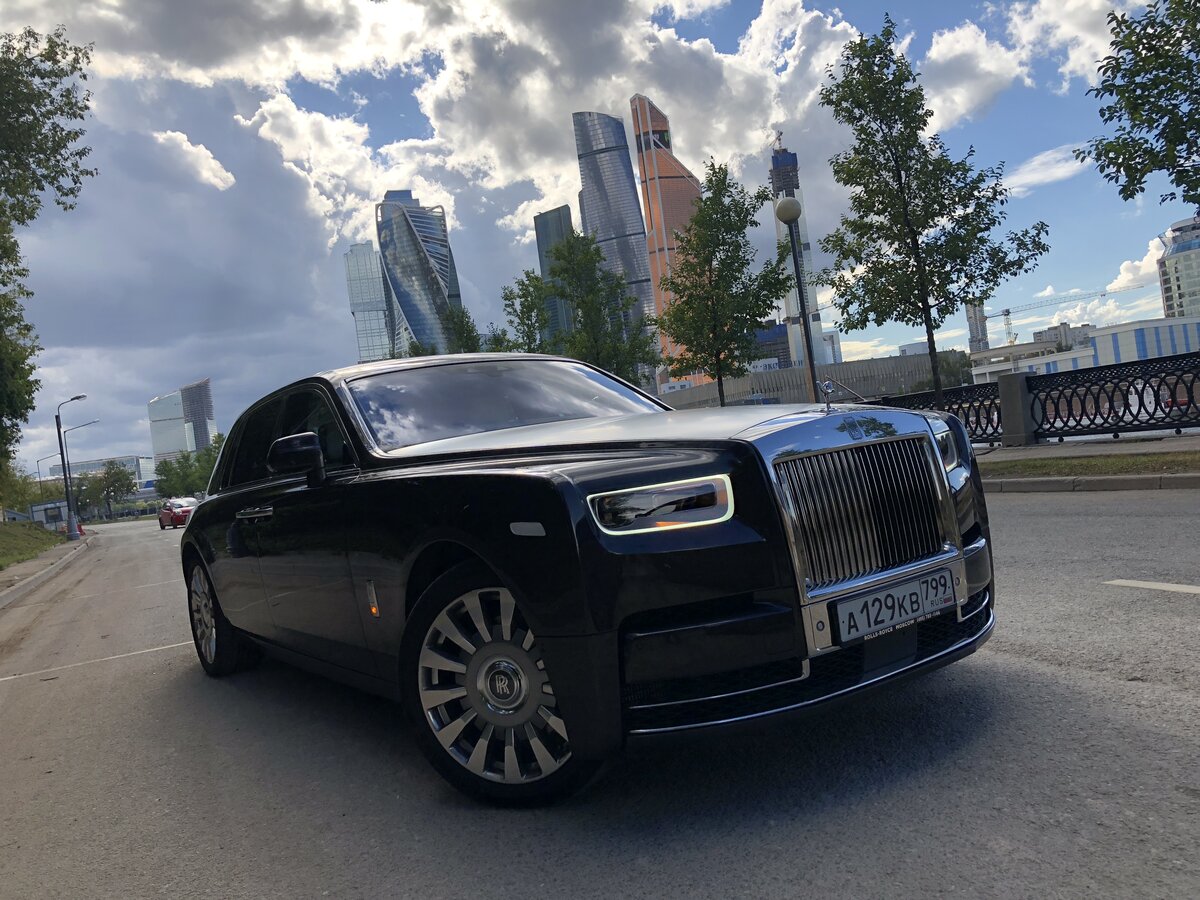 роллс ройс в москве
