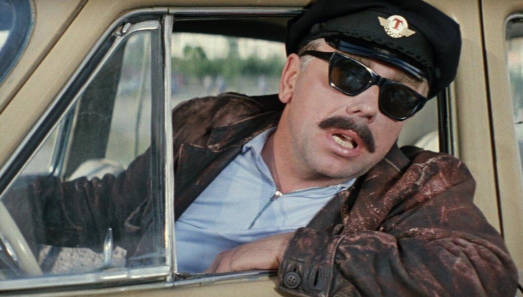 Кадр из фильма "Бриллиантовая рука"