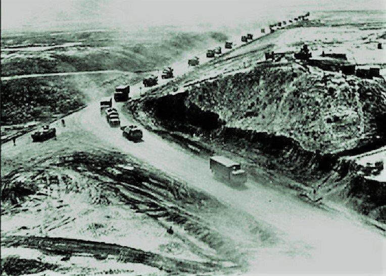 Рисунок 1. Советская автоколонна
