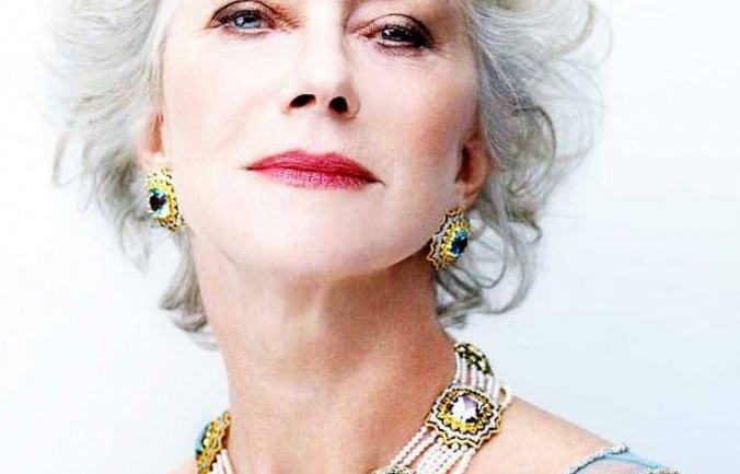 Украшения для женщины элегантного возраста. Фото: https://plussizewomenfashion.com