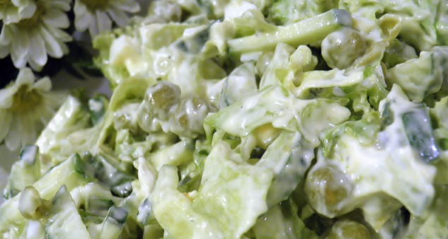 салат с огурцом  фото:povarenok.ru