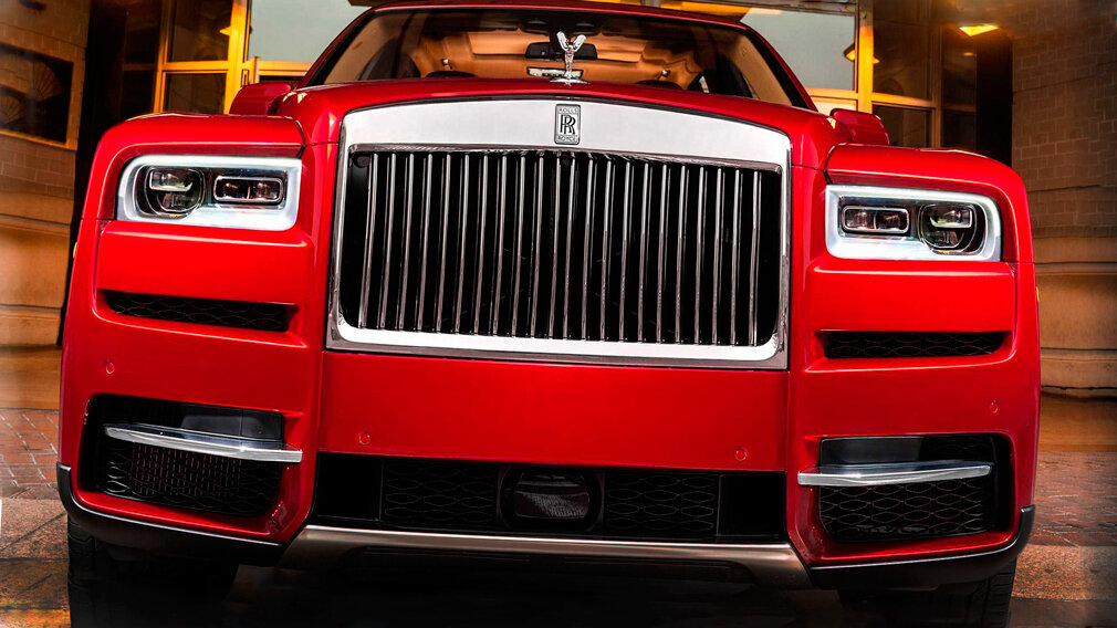 Rolls-Royce Cullinan в эксклюзивном цвете Magma Red