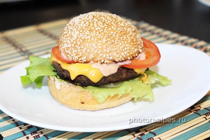  Фото очень вкусного чизбургера с правильной котлетой от Авто-повара