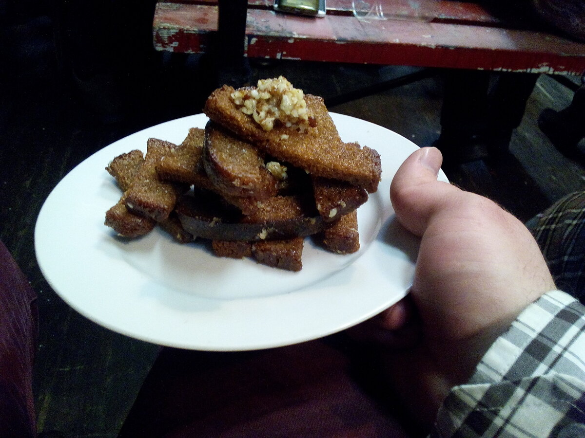 Граф Дракула сегодня ляжет спать голодным. 