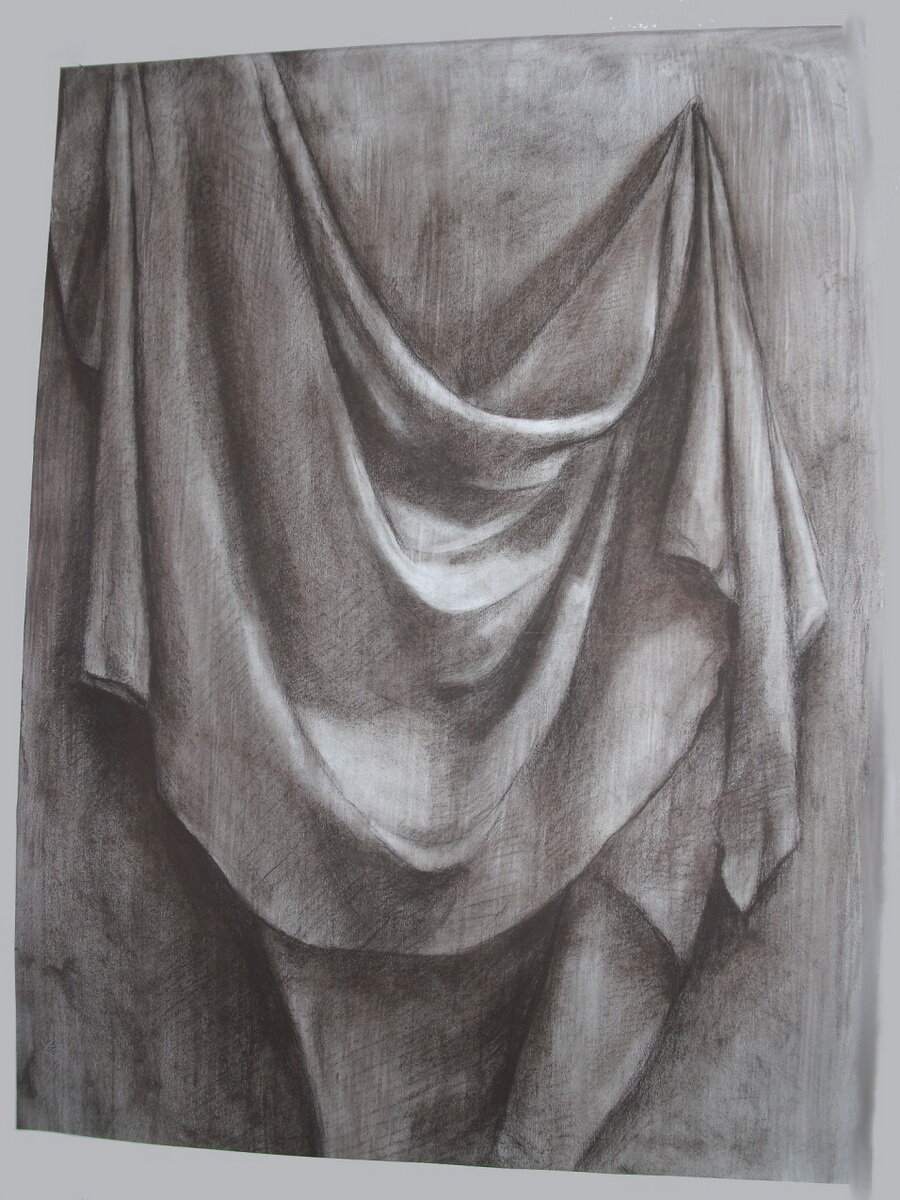 Драпировка со складками. Этюд драпировки со складками акварелью. Гризайль акварелью этюд драппировка. Академическая живопись акварель драпировка. Дропировка.