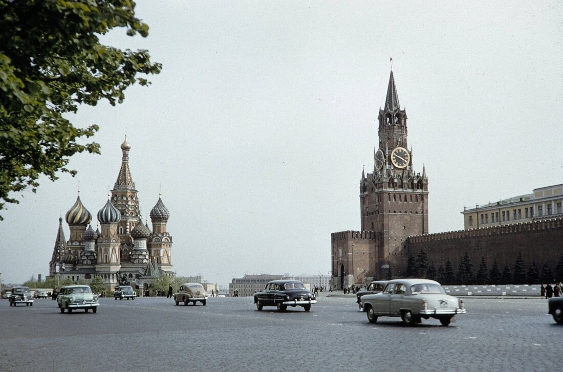 14 фотографий с автомобилями времен СССР | Автокультура CARAKOOM | Дзен