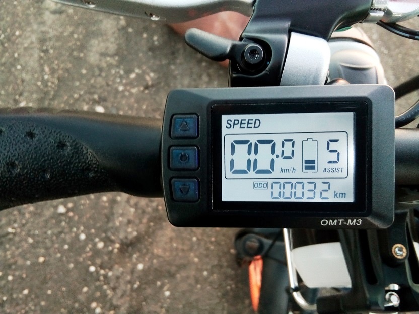  Начал на заряде АКБ в пять делений и пробеге 0 км. Спускался с Долгоруковской уже на "двойке" и с пробегом 32 км. Катался примерно три часа с одной пятиминуткой.