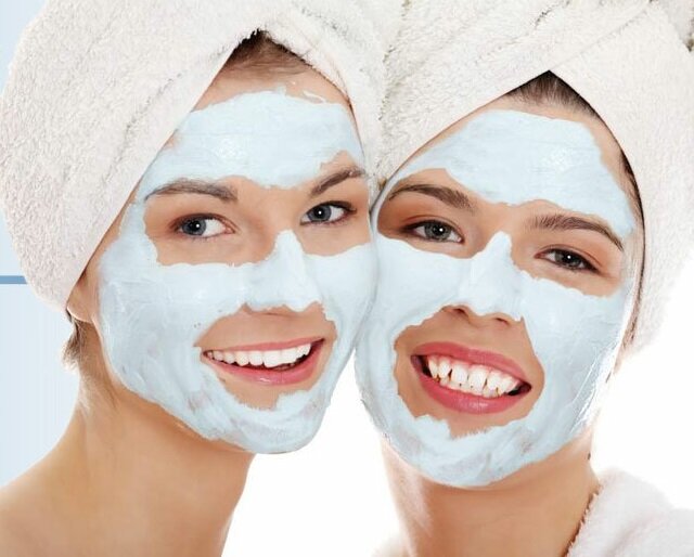                    Косметика против прыщей - один из вариантов решения проблемы