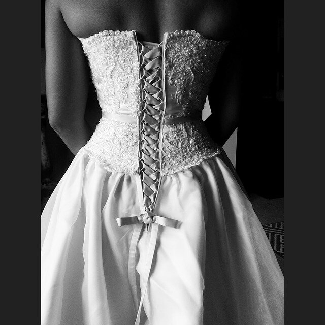 Нельзя продавать свадебное платье