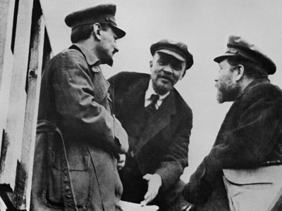 Какие территории в 1922 году делили между собой Россия и Украина