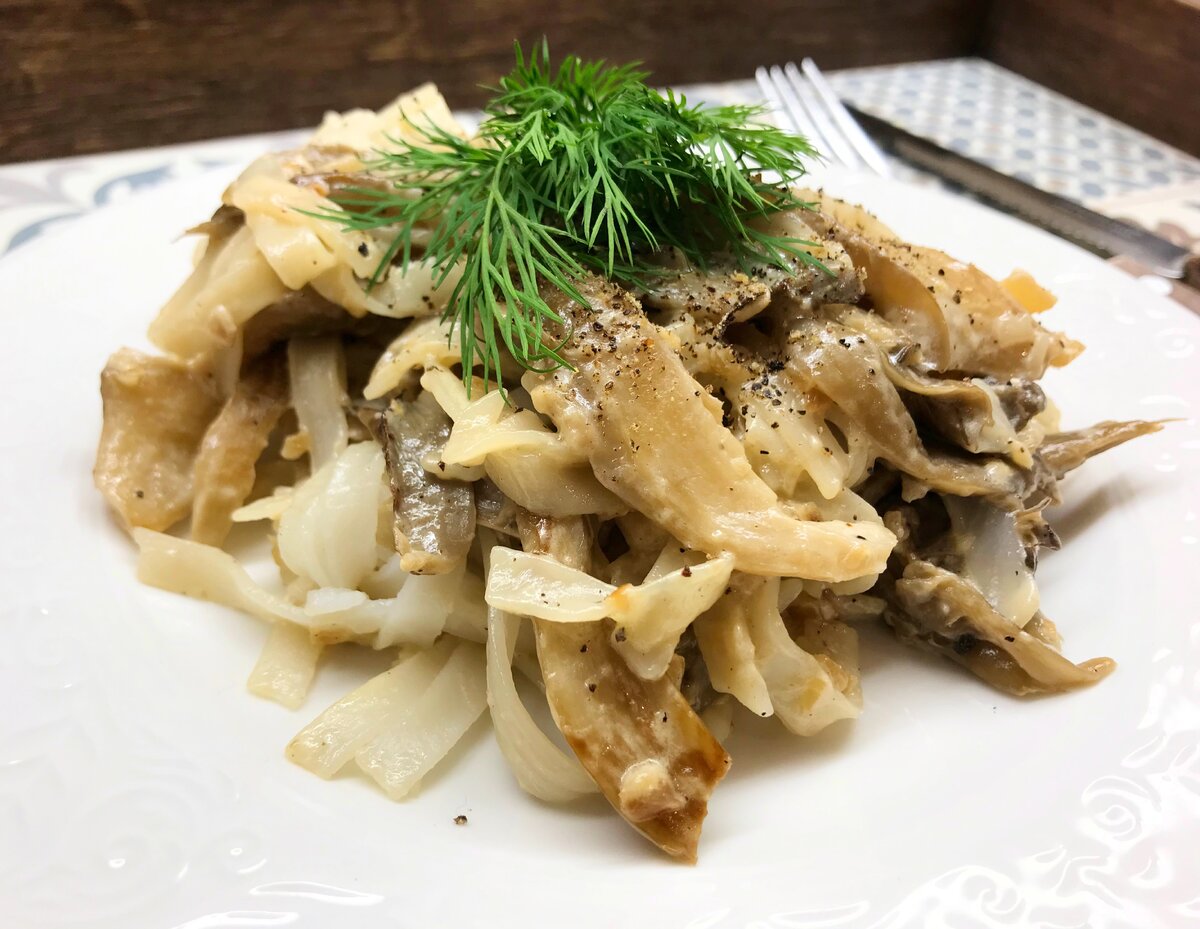 Гречневая лапша с вешенками и курицей