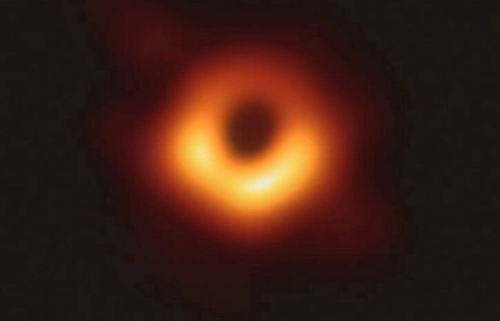 То самое фото Черной дыры