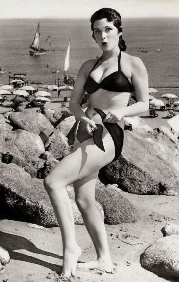 "Смелая" фотосессия от Луи Реара. Фото с Яндекс.Картинки