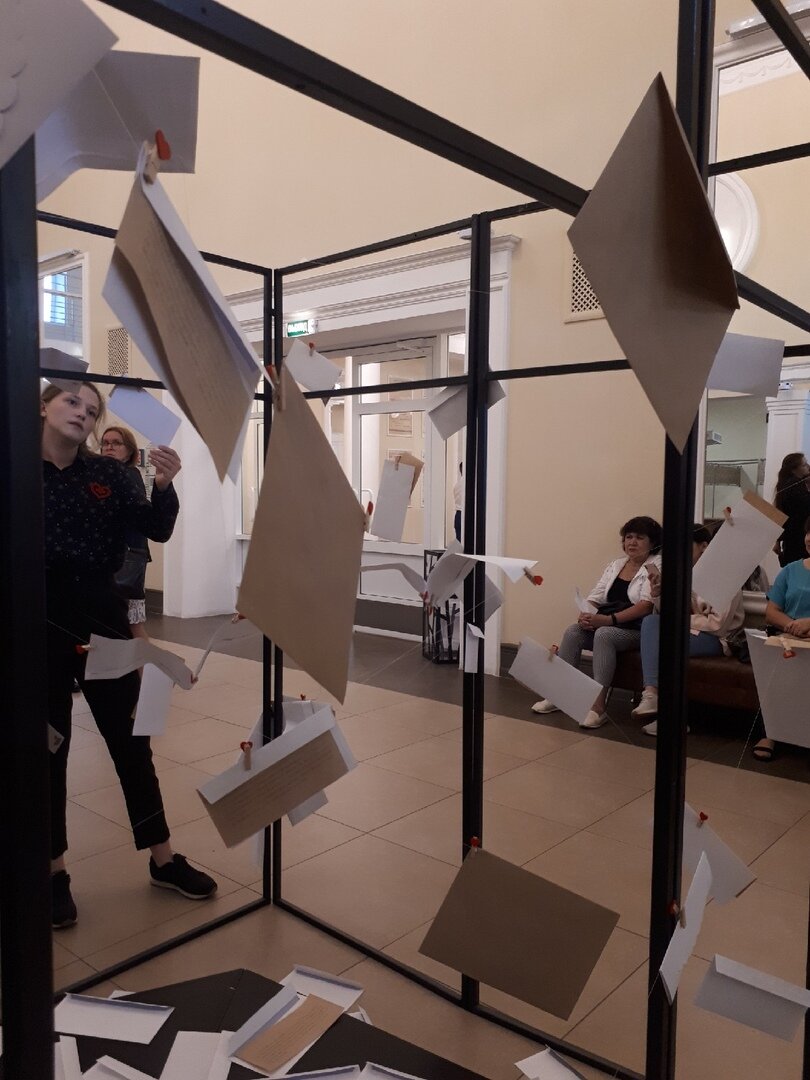 Инсталляция в фойе театра к спектаклю "... отосланные письма