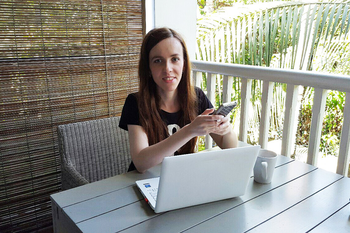 Фото старое. На самом деле я очень жду отпуска! Уже год не была на отдыхе в новом месте, под пальмами.