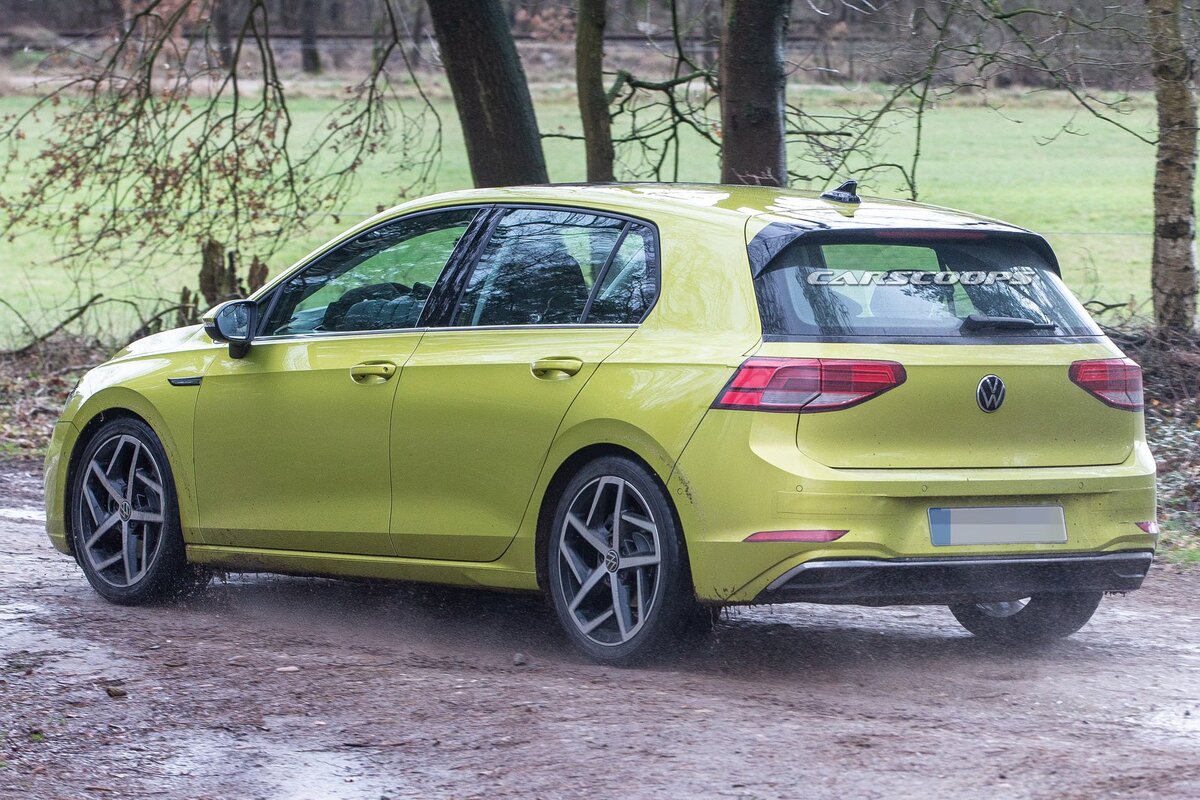 фотографии по традиции опубликовало издание Carscoops