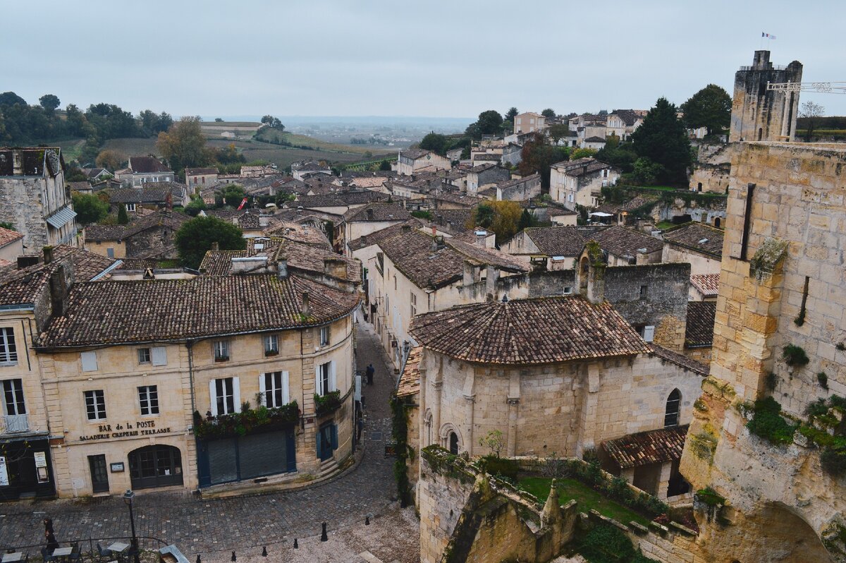 Панорамный вид города открывается с обзорной площадки рядом с Колокольней монолитной церкви