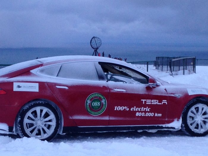 Одно из путешествий Tesla Model S P85 с Хансйорг