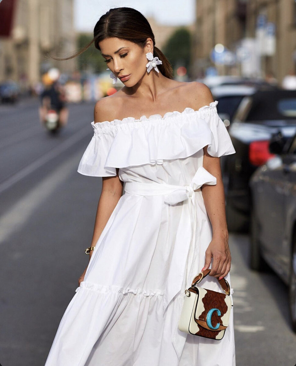 https://www.instagram.com/shortstoriesandskirts/