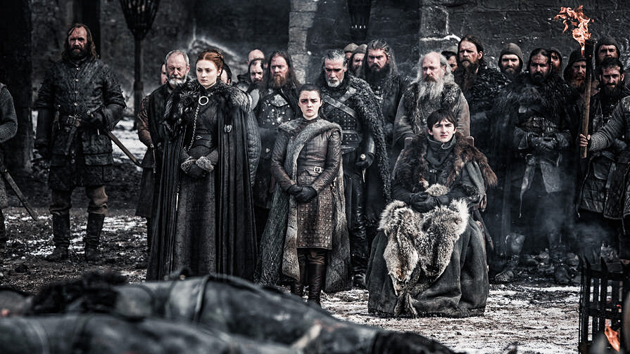 Думаю что самая дружная семья в сериале-Старки