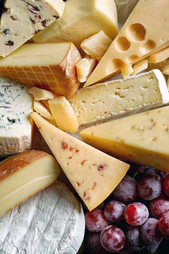 Джозе Риотта (вместе с другими любителями сыра) в 1970х годах притащил свою «сырную зависимость» в штаты. В те времена среднестатистический американец употреблял около 4 кг сыра в год.-2