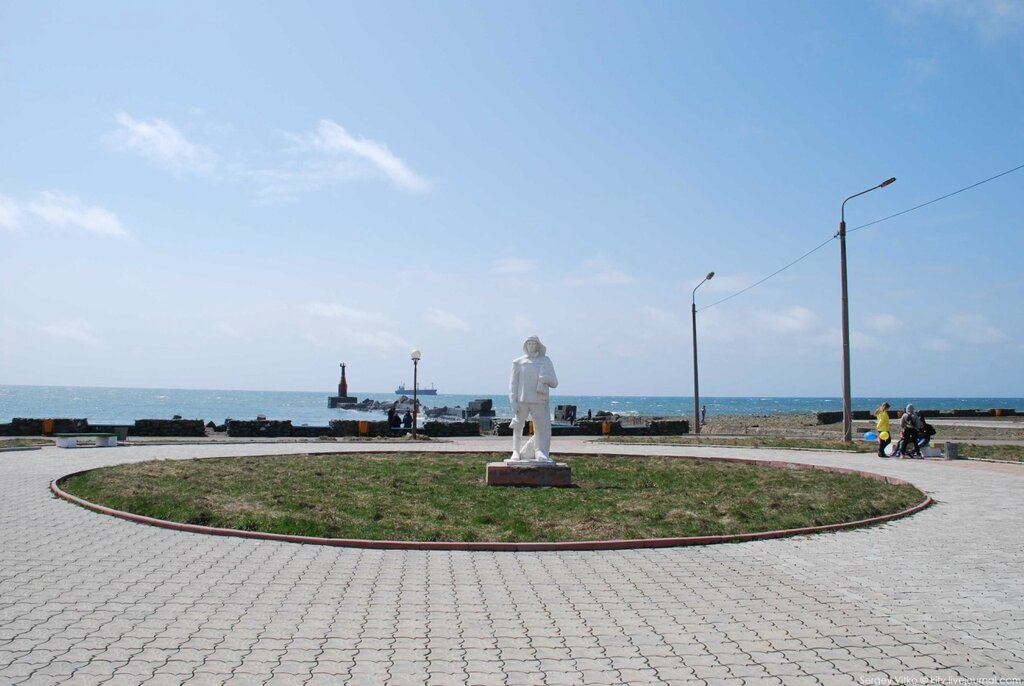 Холмский городской сайт. Набережная Холмск Сахалин. Приморский бульвар Холмск. Холмск Приморский бульвар Холмск. Холмск Приморский бульвар памятники.