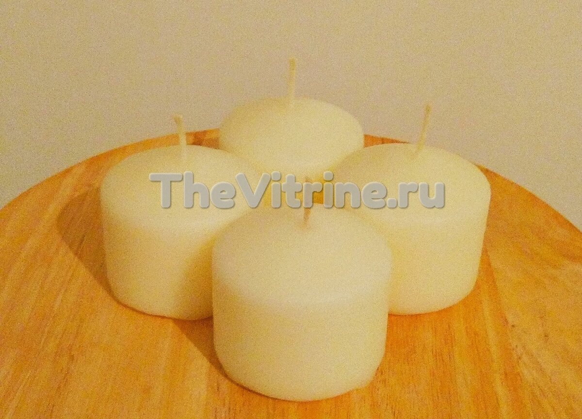 Фото четырех свечей. Фото принадлежит TheVitrine 