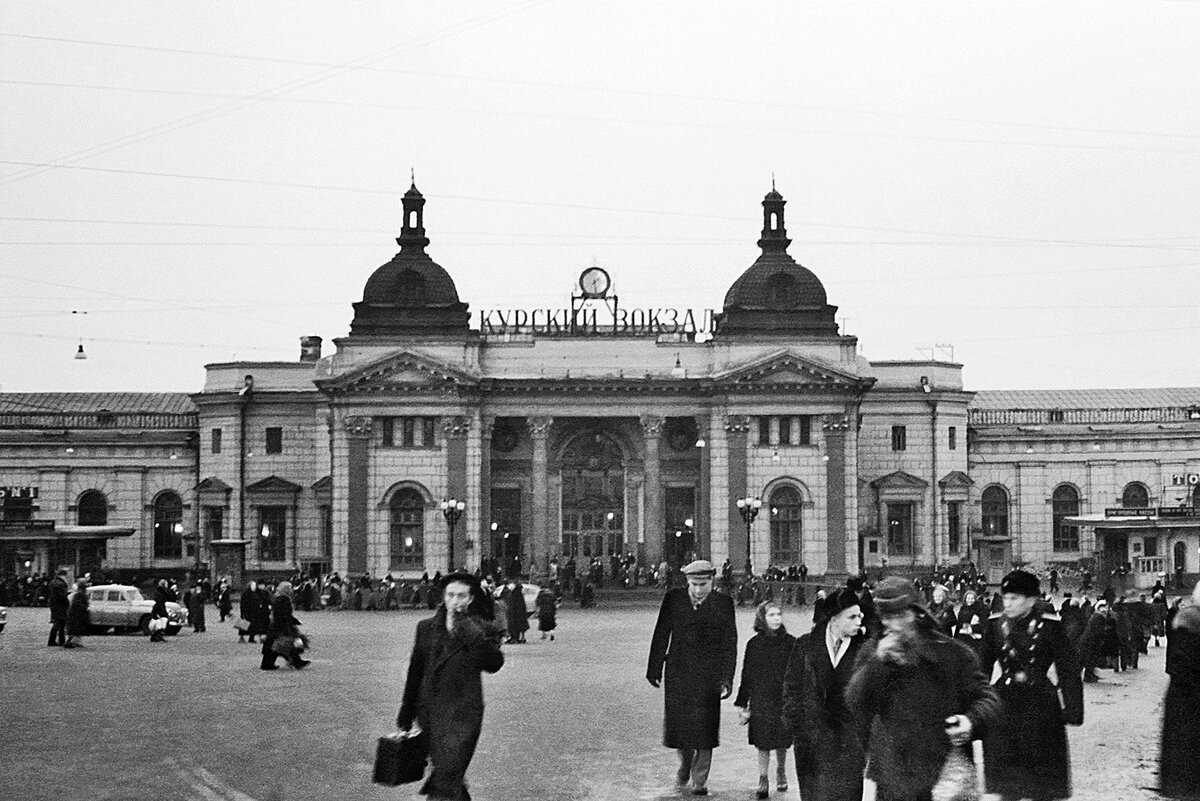 Историческое здание Курско-Нижегородского вокзала. Автор фотографии неизвестен. Обнаружено в поисковой системе Яндекс